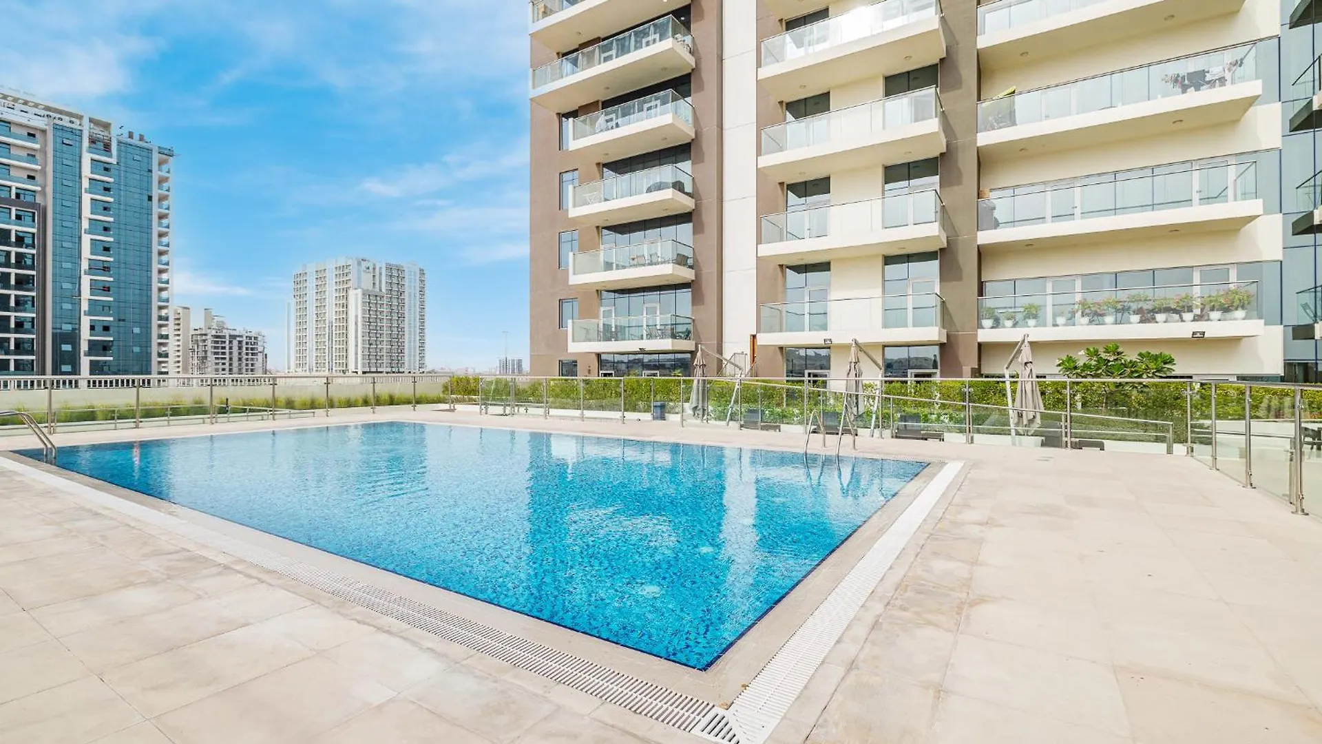 아파트 Elegant Home Next To Metro Station In Al Furjan 두바이